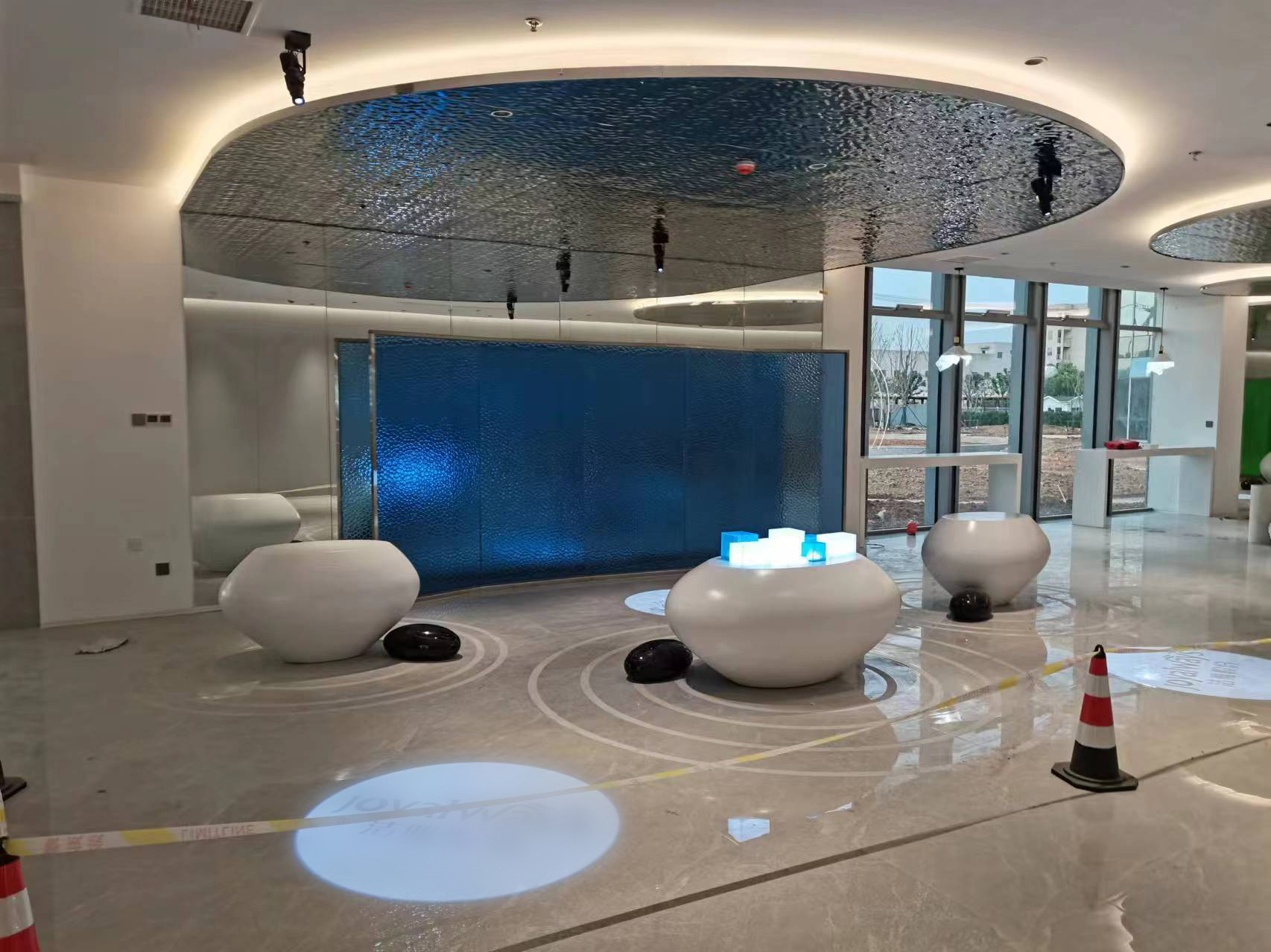 安庆商界瞩目焦点，合肥半山装饰缔造高端办公楼设计传奇(图2)