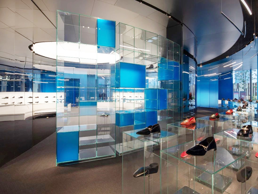 芜湖900平方创意服装店装修设计项目(图3) 芜湖900平方创意服装店装修设计项目(图3)