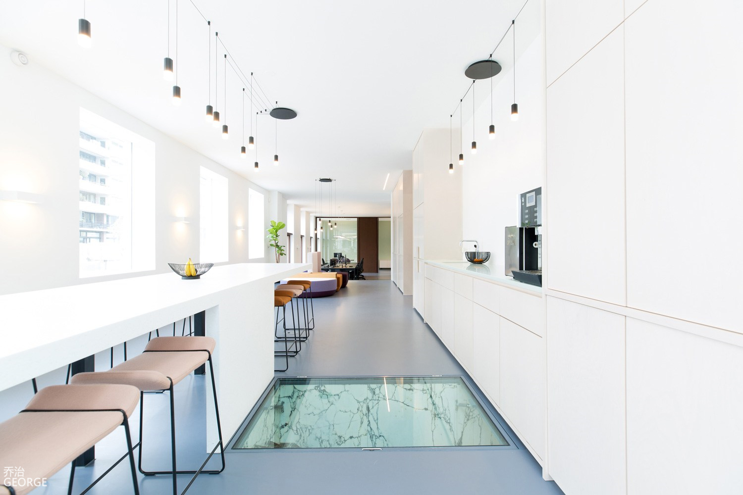 马鞍山市1500平方浅色系简约办公室装修设计案例(图3)